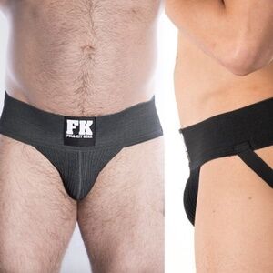 Full Kit Classic Jock XXL runs small 36-44" waist 70% polyester / 15% cotton